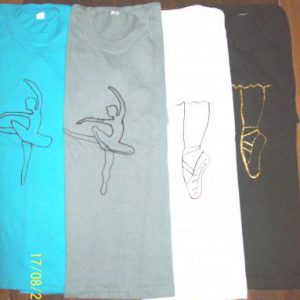 Remeras bailarinas otakus 15% desc a partir de 10 unid JaeZ