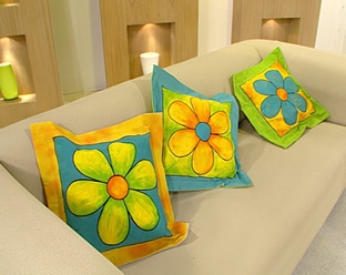 Fabrica de Almohadones y Fundas a Medida por Mayor y Menor Pintados y Bordados Artesanales
