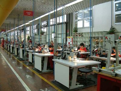 Tallerista Ofrecido Taller de Costura Maquinas Overlock Collaretas Rectas Tapa de Costura Fabricante