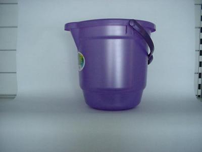 Balde plástico 12lts $4
