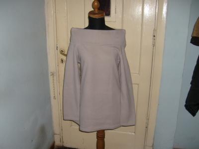 Buzos Polares para Damas Gris Melange Cuello Bote y Poleron Talles Varios