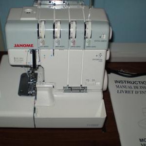 Vendo Maquinas de Coser Overlock JANOME Modelo 1110 DX y Collareta COVER PRO Nuevas en Caja