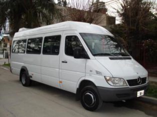 Combis Minibus La Plata a la Feria Traslados Excursiones Compra en Grupo Reserva