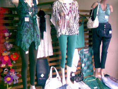 Compro Ropa de Dama de Marcas Importantes Enviar Contacto por Email para Negocio