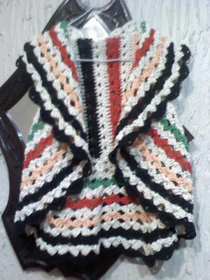 Chalecos Tejidos a Mano en Crochet Dos Agujas Circulares Toreras Hilados Lanas