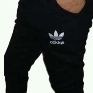BUSCO MAYORISTA DE ROPA DEPORTIVA NIKE ADIDAS PUMA TOPPER DIRECTO DE FABRICA CON ENVIO A OTRAS PROVINCIAS
